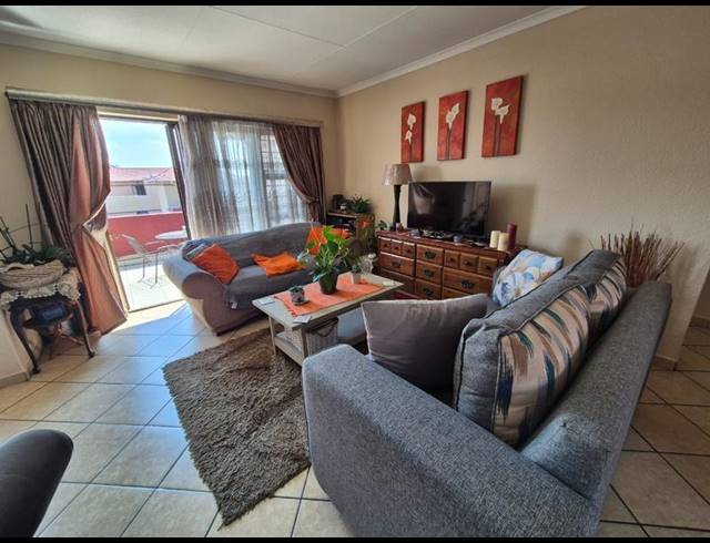 3 BEDROOM TOWNHOUSE FOR SALE IN NEWMARKET